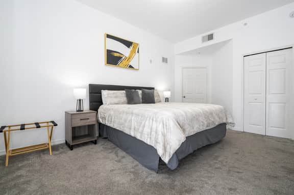 Amazing 2bed Condo Close to Disney | Resort Pool & Hot Tub - Image 3