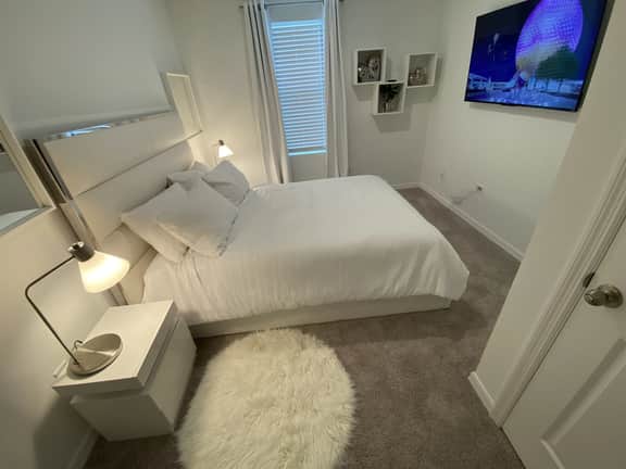 3BR Townhome near Disney | Pool, Gym & Mini Golf - Image 4