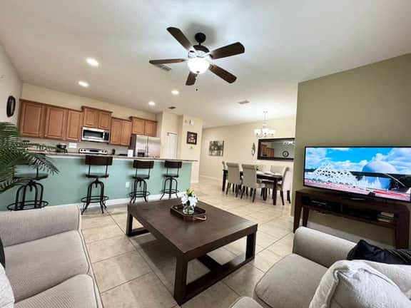 4BR Villa Close to Disney, Private Pool and Club - Image 4