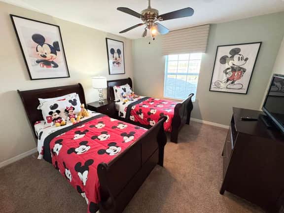 4BR Villa Close to Disney, Private Pool and Club - Image 2