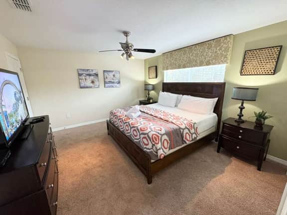 4BR Villa Close to Disney, Private Pool and Club - Image 3