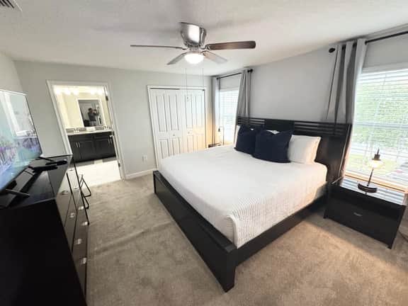 Storey Lake 4Bed Villa Close to Disney | Pool, BBQ - Image 2