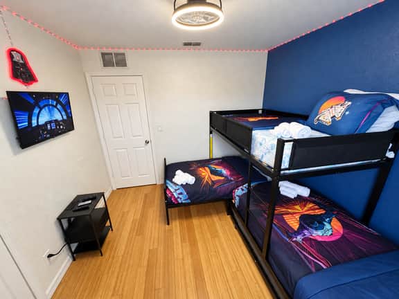Regal Oaks Resort | Near Disney & Old Town - Image 5